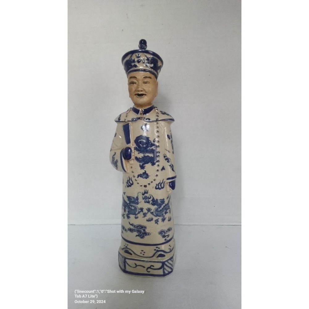Vintage Asian‎ Oriental Man Figurine Statue Blue White Porcelain Decor